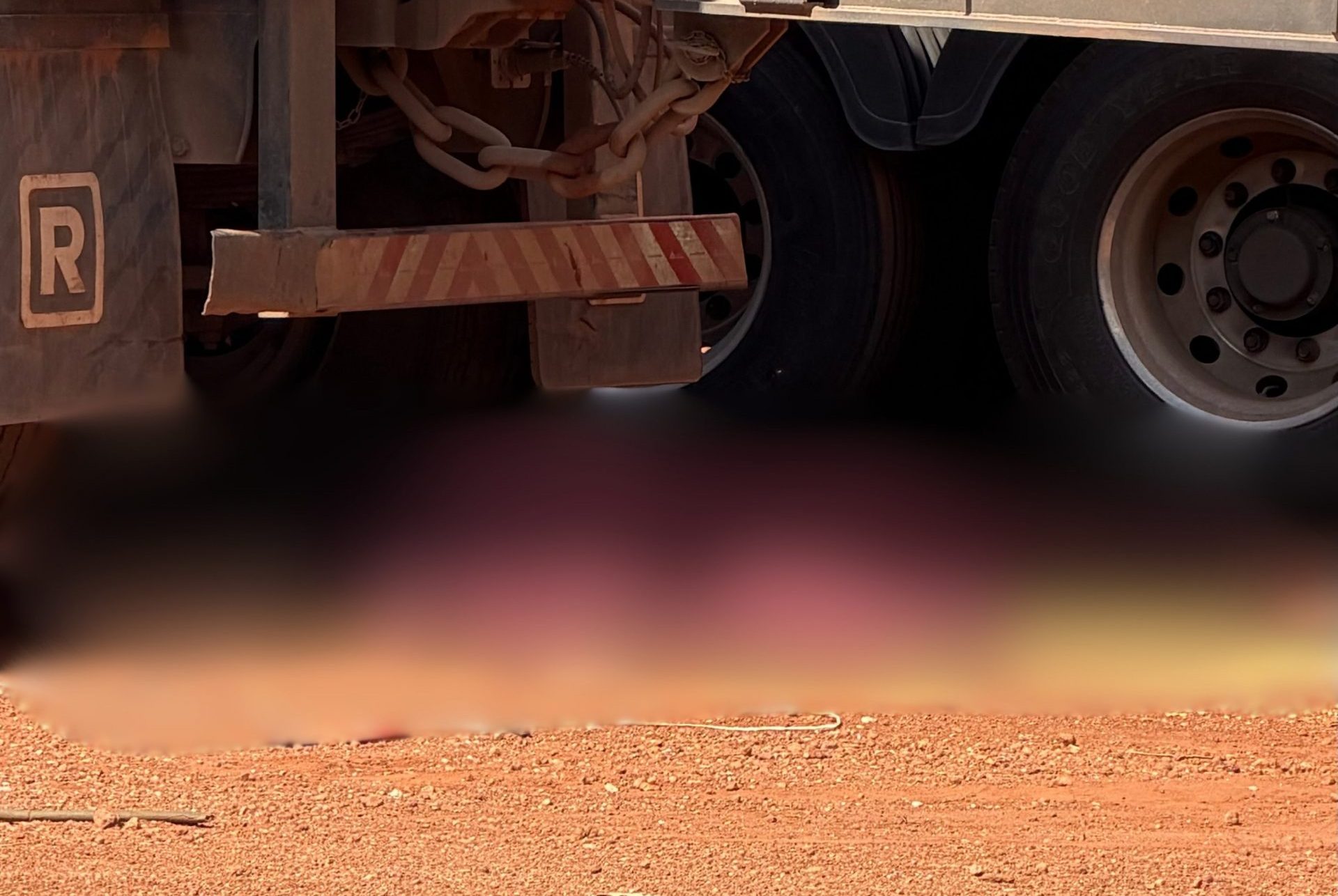 JusTocantins | O seu canal diário de Notícias Caminhoneiro é encontrado morto perto de empresa onde aguardava carregamento no sul do TO